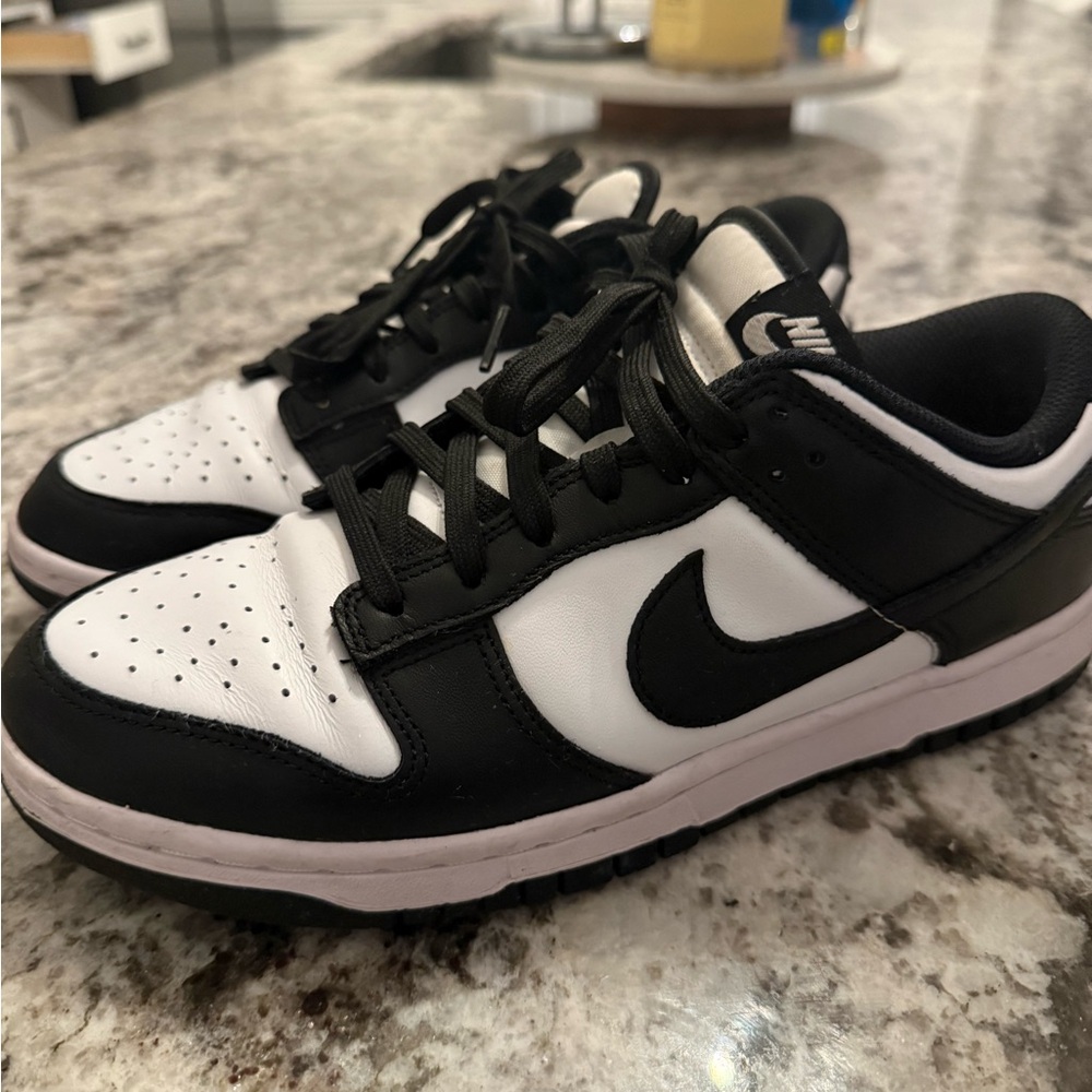 Nike Women’s Dunks “Pandas” Size 9